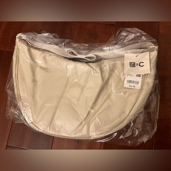 UNIQLO Faux Leather Round Shoulder Bag Off-White Half Moon Dumpling Purse - Picture 5 of 6